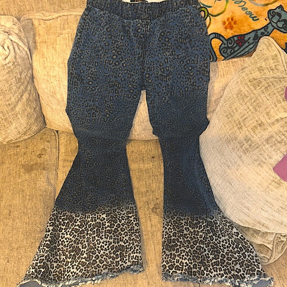 3 for $15! women flare jeans size small Lucky & blessed leopard flare jeans - Picture 1 of 5